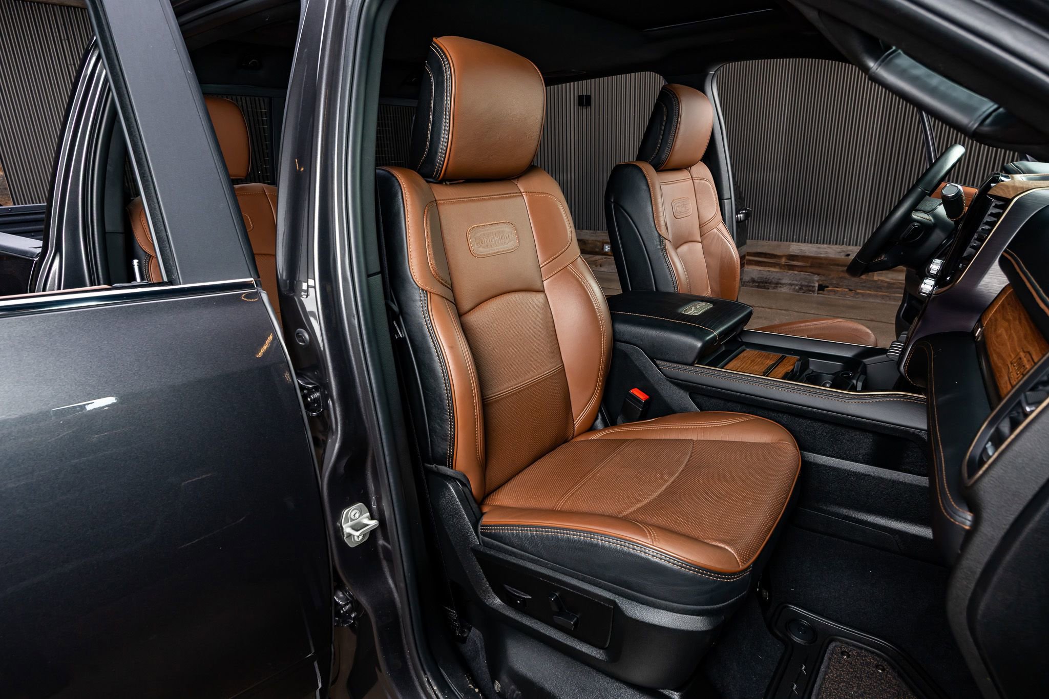 Used 2024 RAM 3500 Limited w/ Towing Technology Group image 30