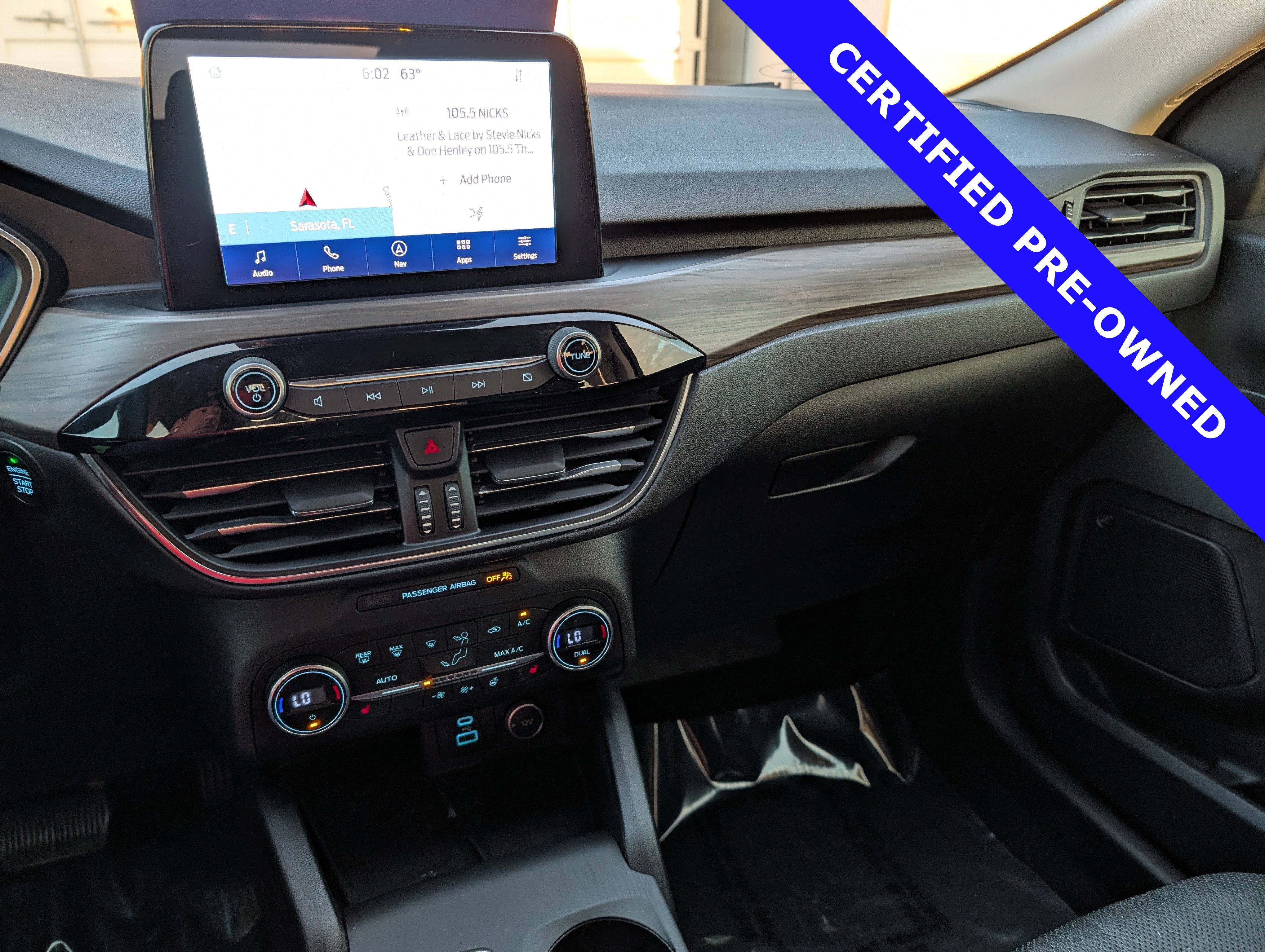 Used 2020 Ford Escape Titanium image 28