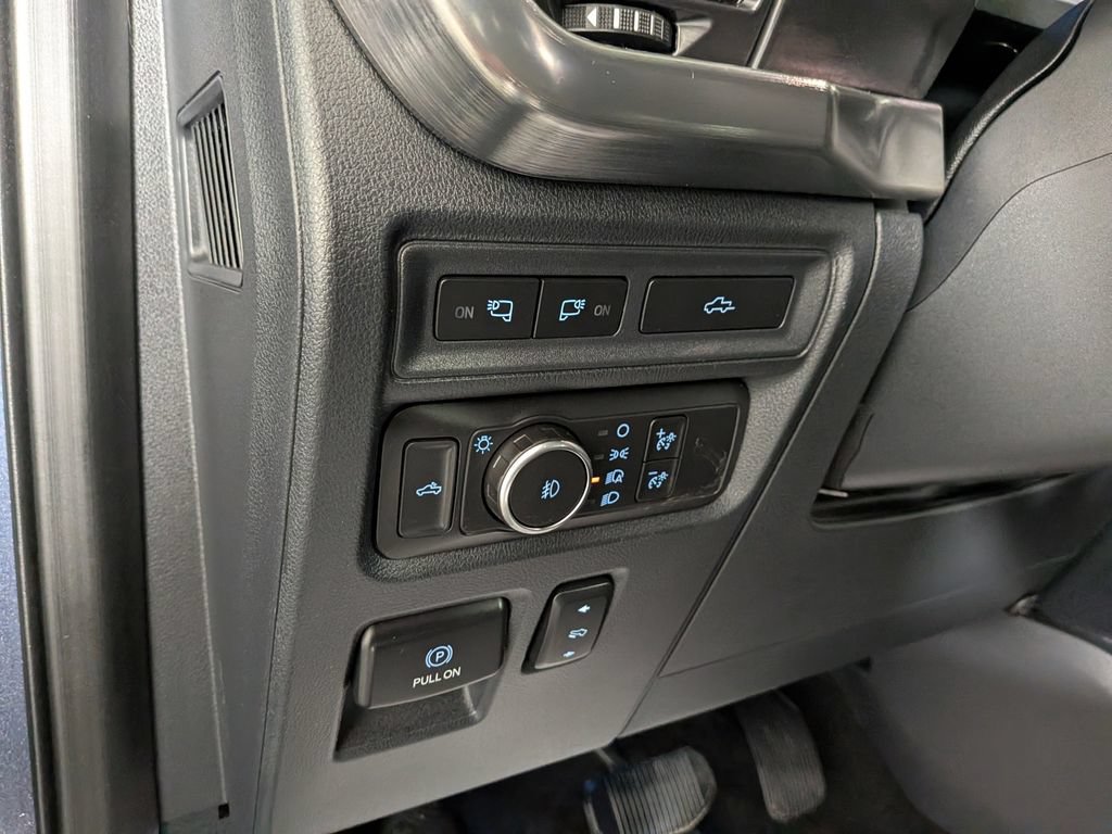 Used 2021 Ford F150 Lariat w/ Equipment Group 502A High AWD/4WD image 17
