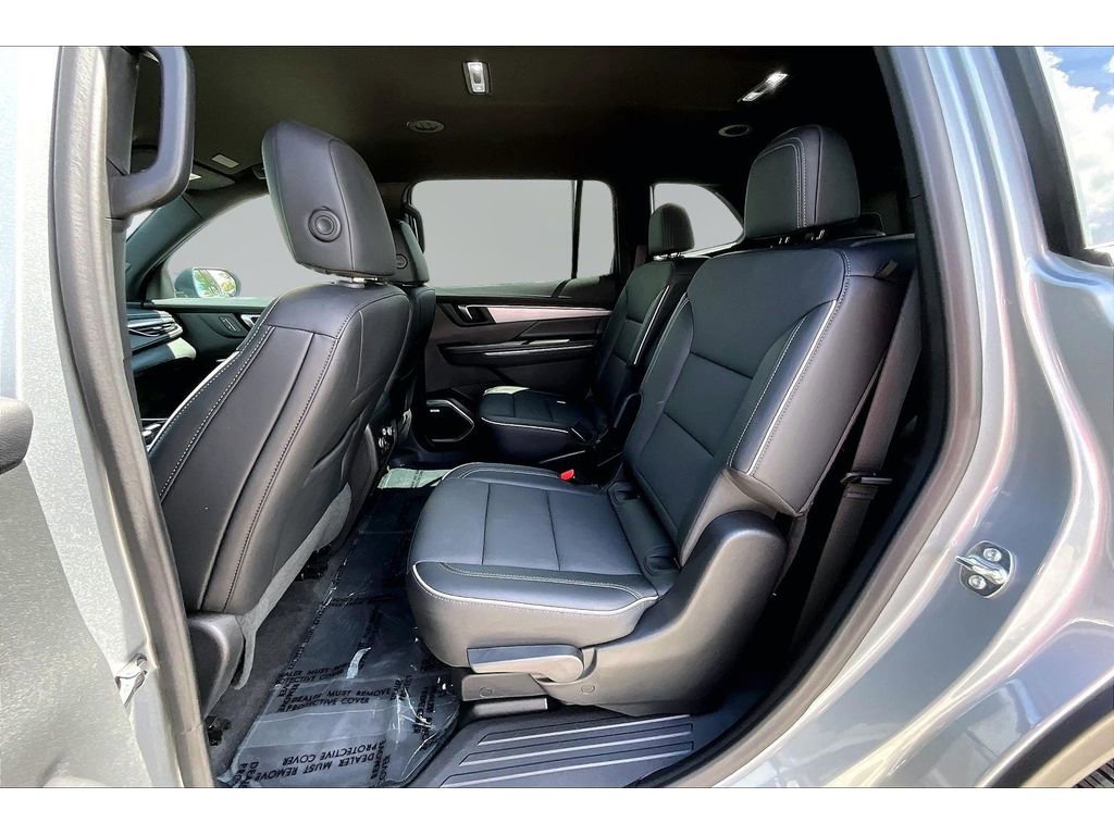 Used 2025 Buick Enclave Preferred AWD/4WD image 21