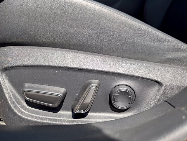 Used 2023 Toyota Prius Prime FWD image 16