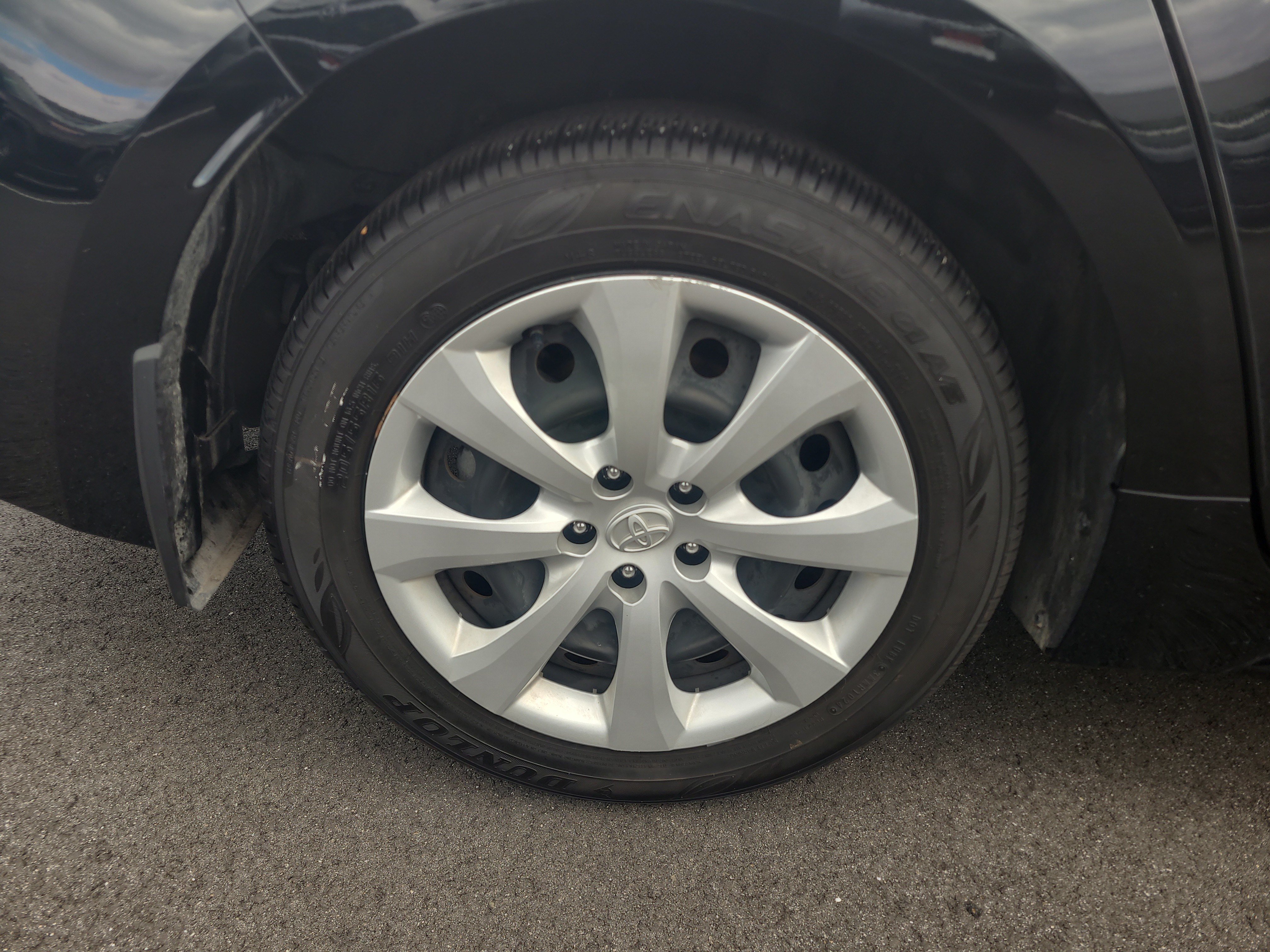Certified 2024 Toyota Corolla LE AWD/4WD image 11