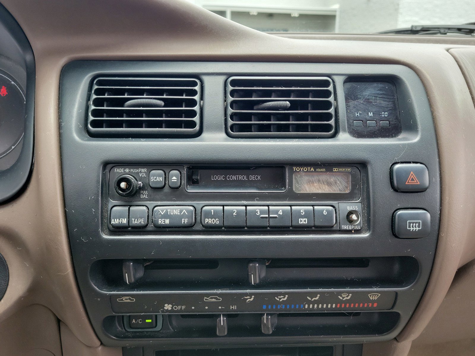 Used 1996 Toyota Corolla DX FWD image 19
