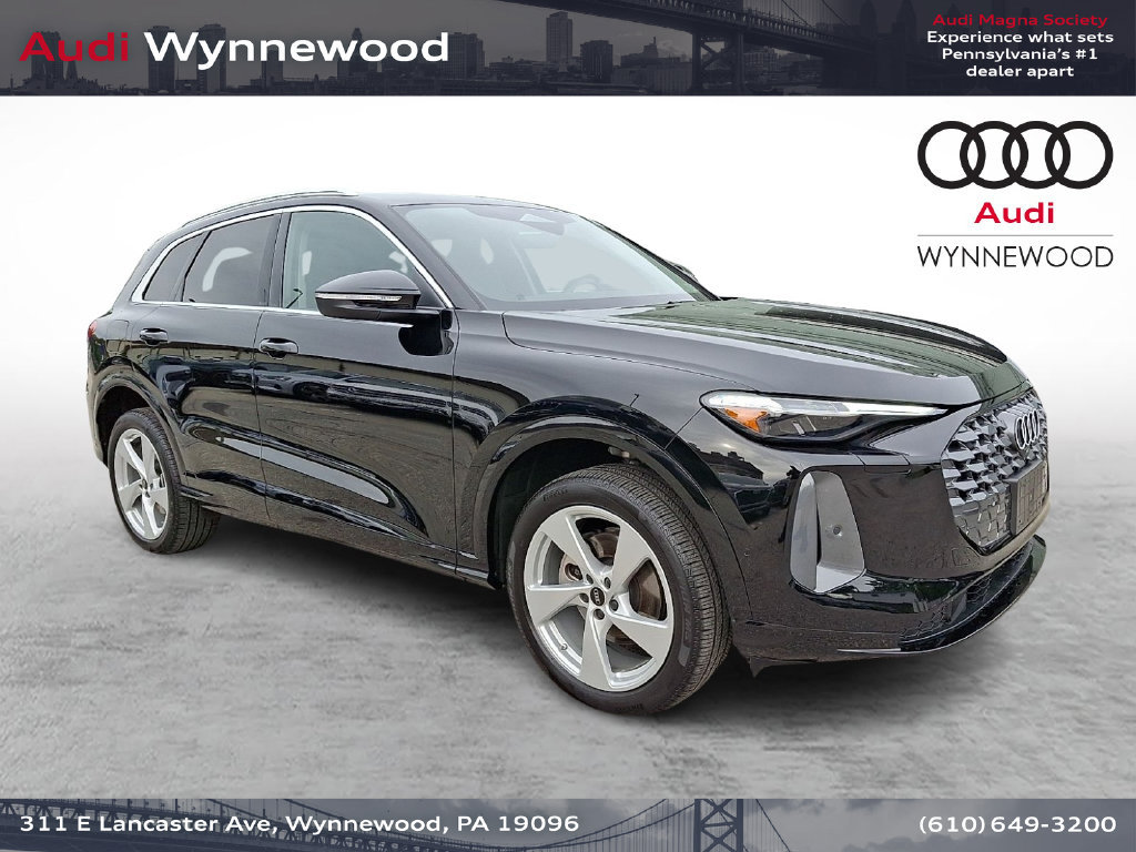 Used 2025 Audi Q5 Premium Plus w/ Premium Plus AWD/4WD image 1