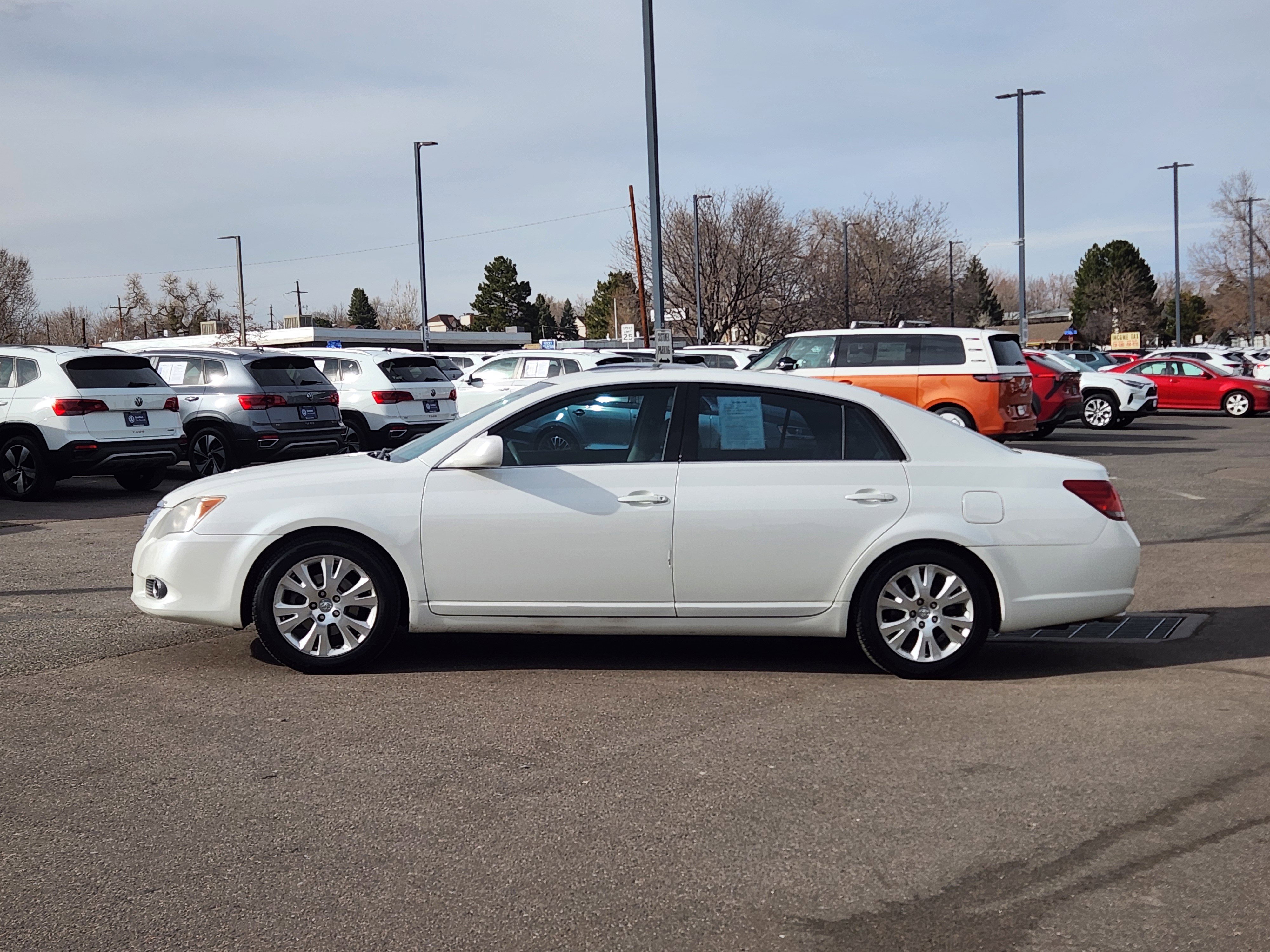 Used 2008 Toyota Avalon XLS FWD image 3