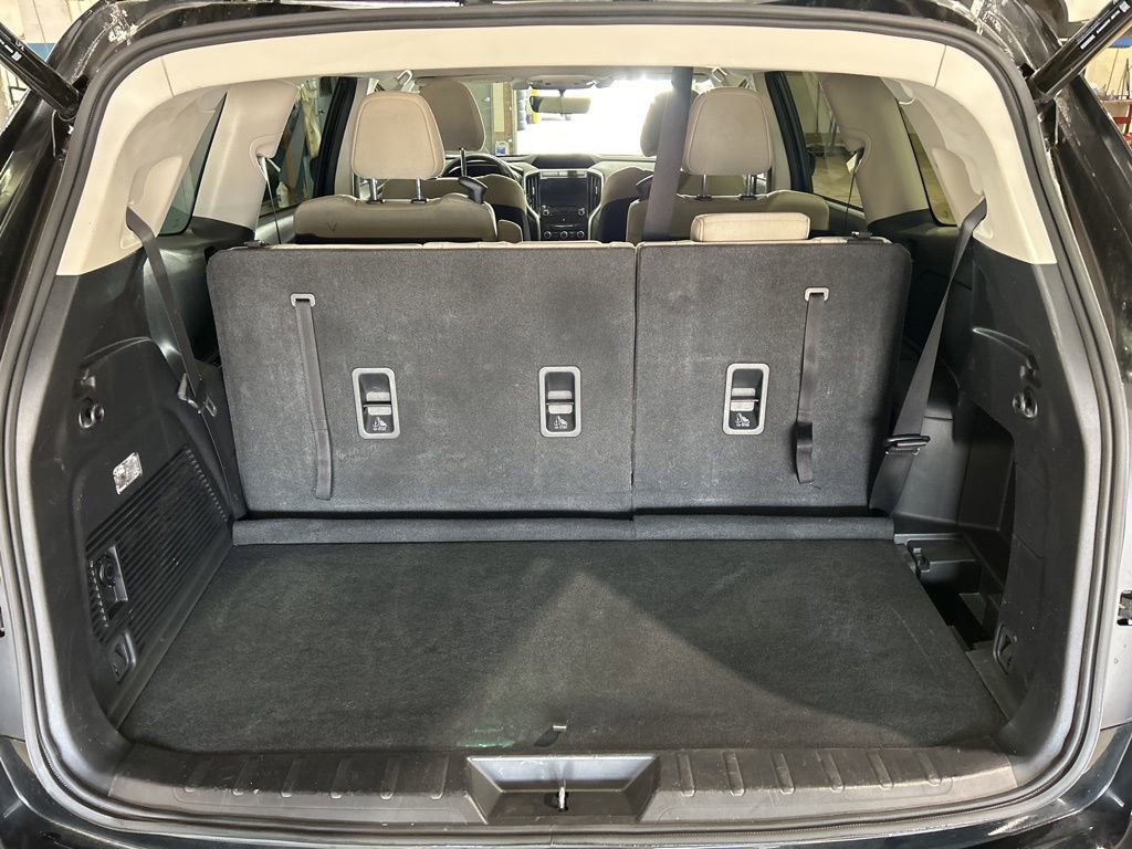 Used 2022 Subaru Ascent Premium w/ Convenience Package AWD/4WD image 11