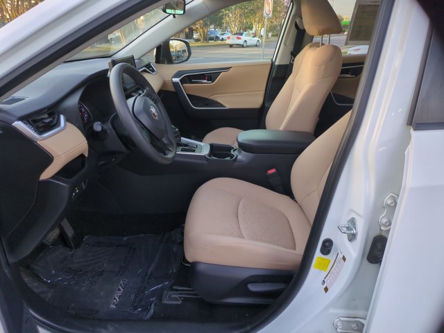 Used 2019 Toyota RAV4 XLE image 16