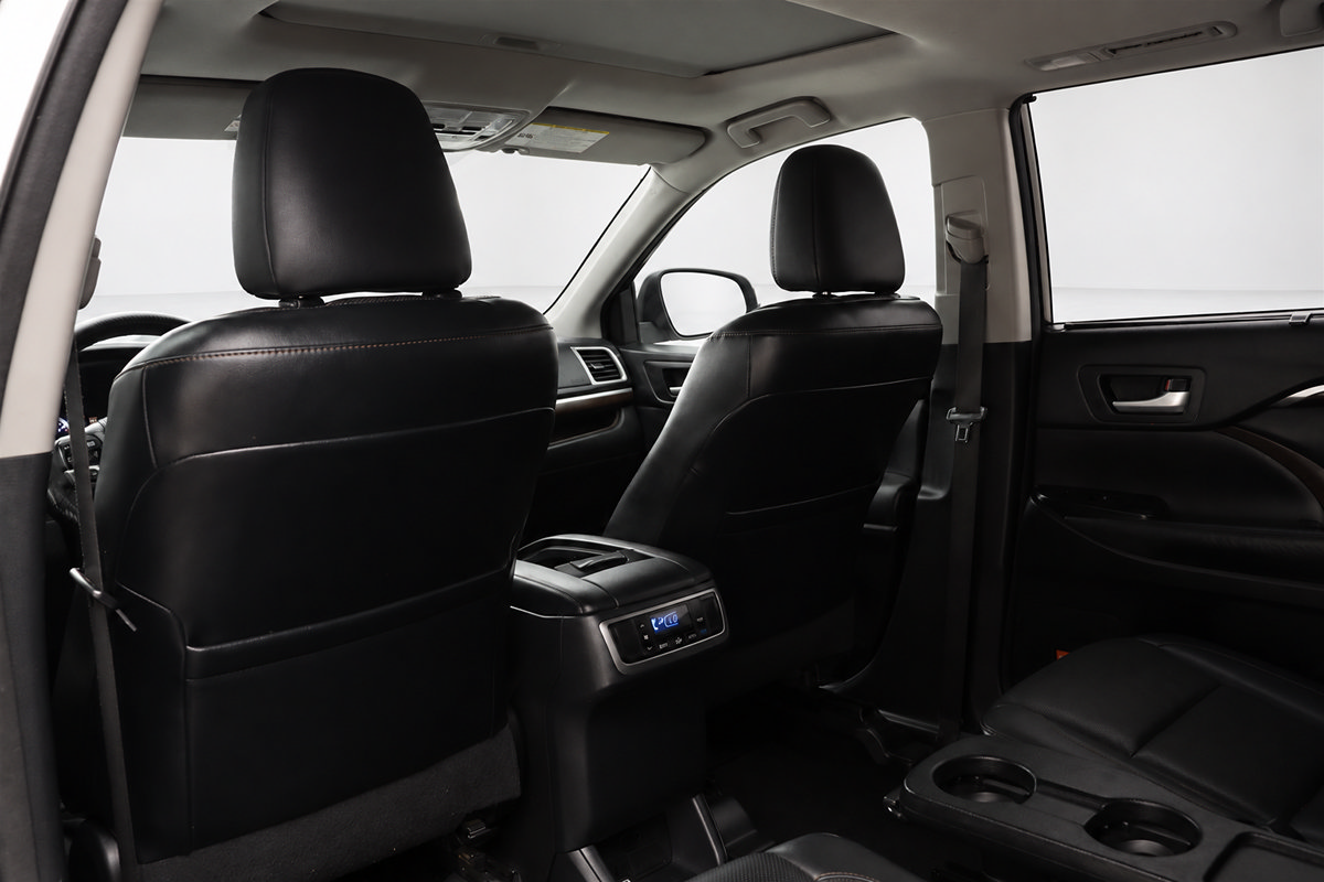Used 2014 Toyota Highlander Limited AWD/4WD image 19
