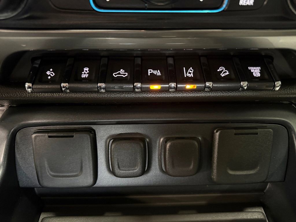 Used 2016 Chevrolet Silverado 2500 LTZ w/ LTZ Plus Package image 30
