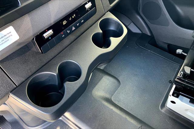 Used 2024 Mercedes-Benz Sprinter 2500 image 35