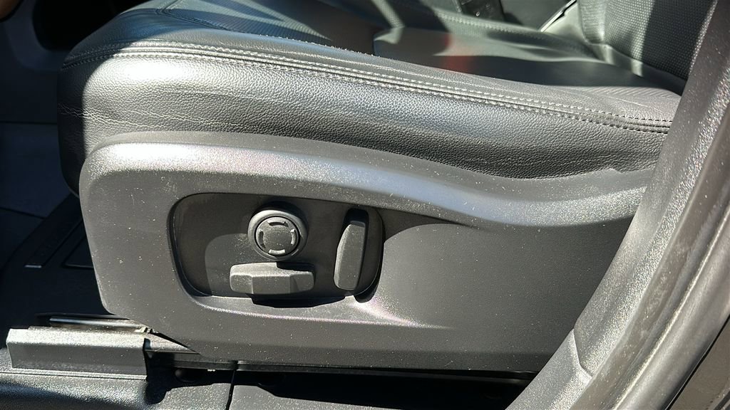 Certified 2023 Land Rover Defender 110 SE AWD/4WD image 11