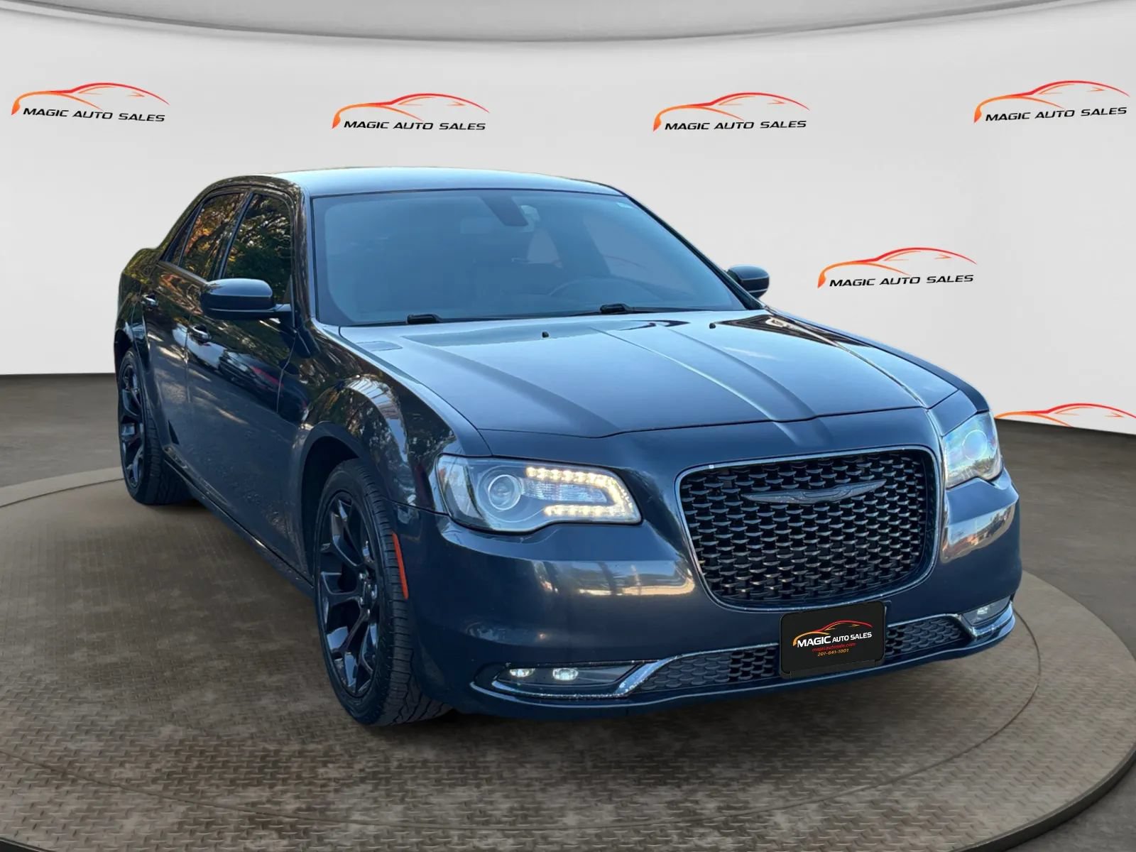 Used 2019 Chrysler 300 S RWD image 5