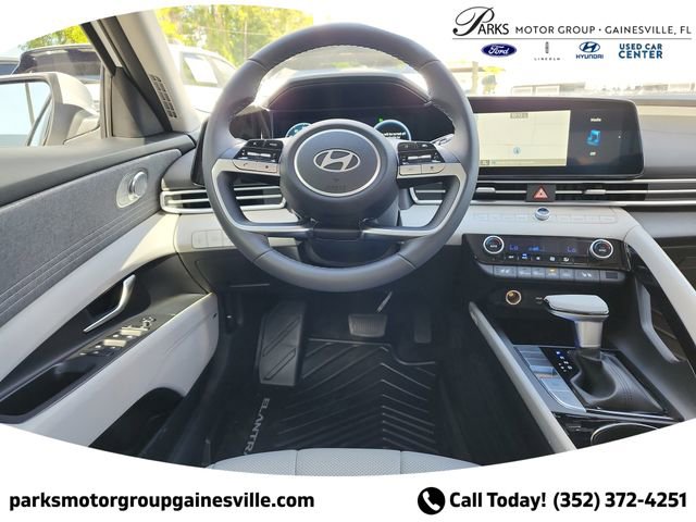 New 2025 Hyundai Elantra Limited image 11