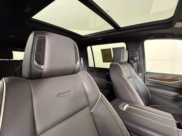 Used 2024 Cadillac Escalade ESV Premium Luxury w/ Performance Package image 32