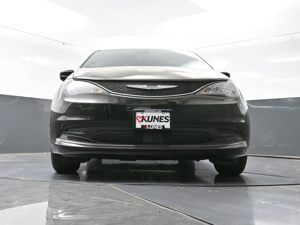 New 2026 Chrysler Voyager LX image 39