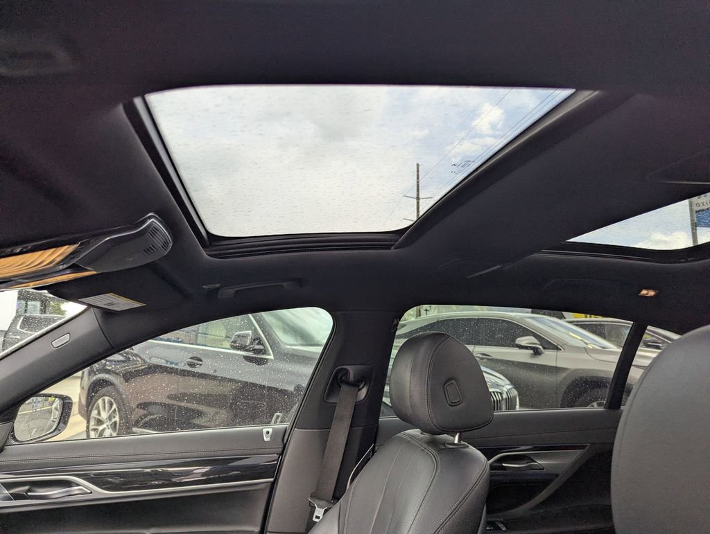 Used 2019 BMW 740i w/ M Sport Package RWD image 27