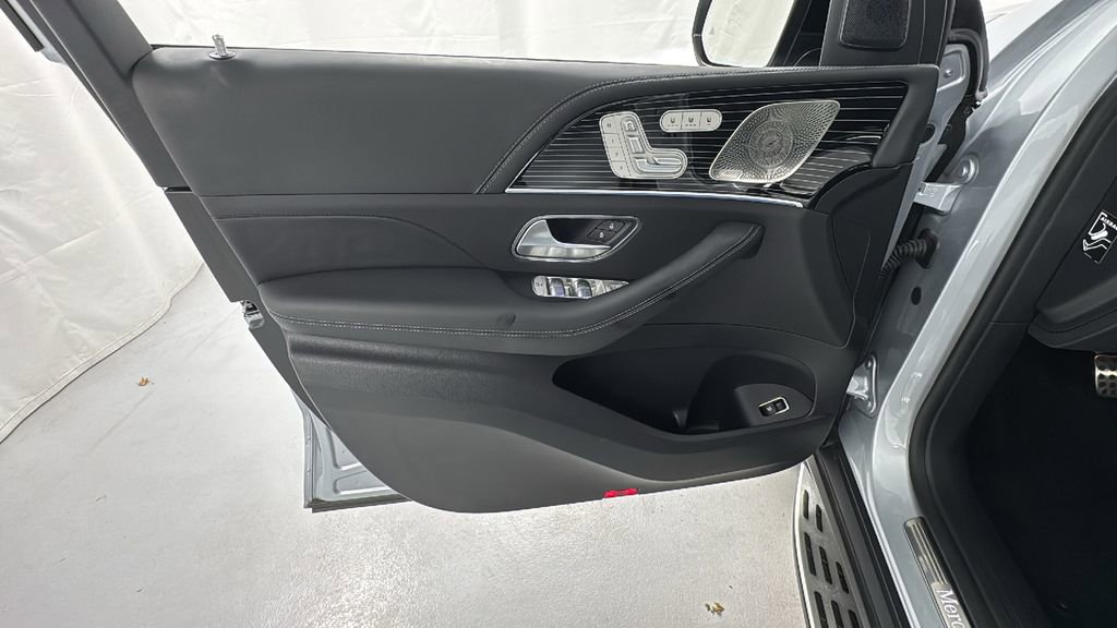 Used 2024 Mercedes-Benz GLS 580 4MATIC image 20