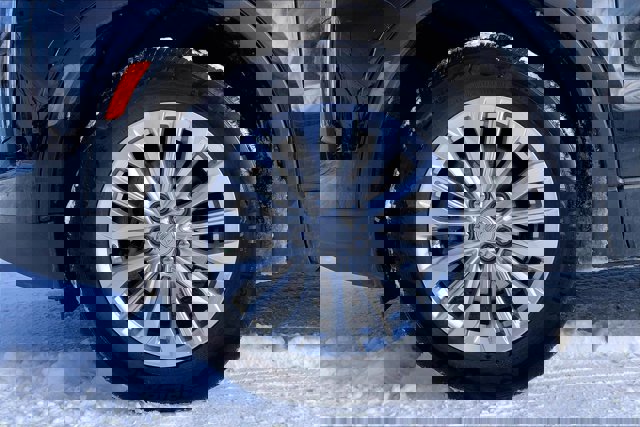 Used 2024 Cadillac XT4 Luxury image 8