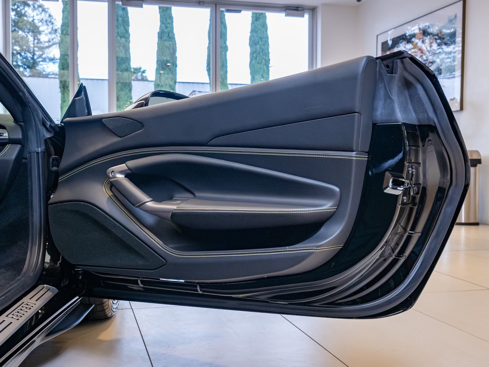 Used 2021 Ferrari F8 Tributo image 21