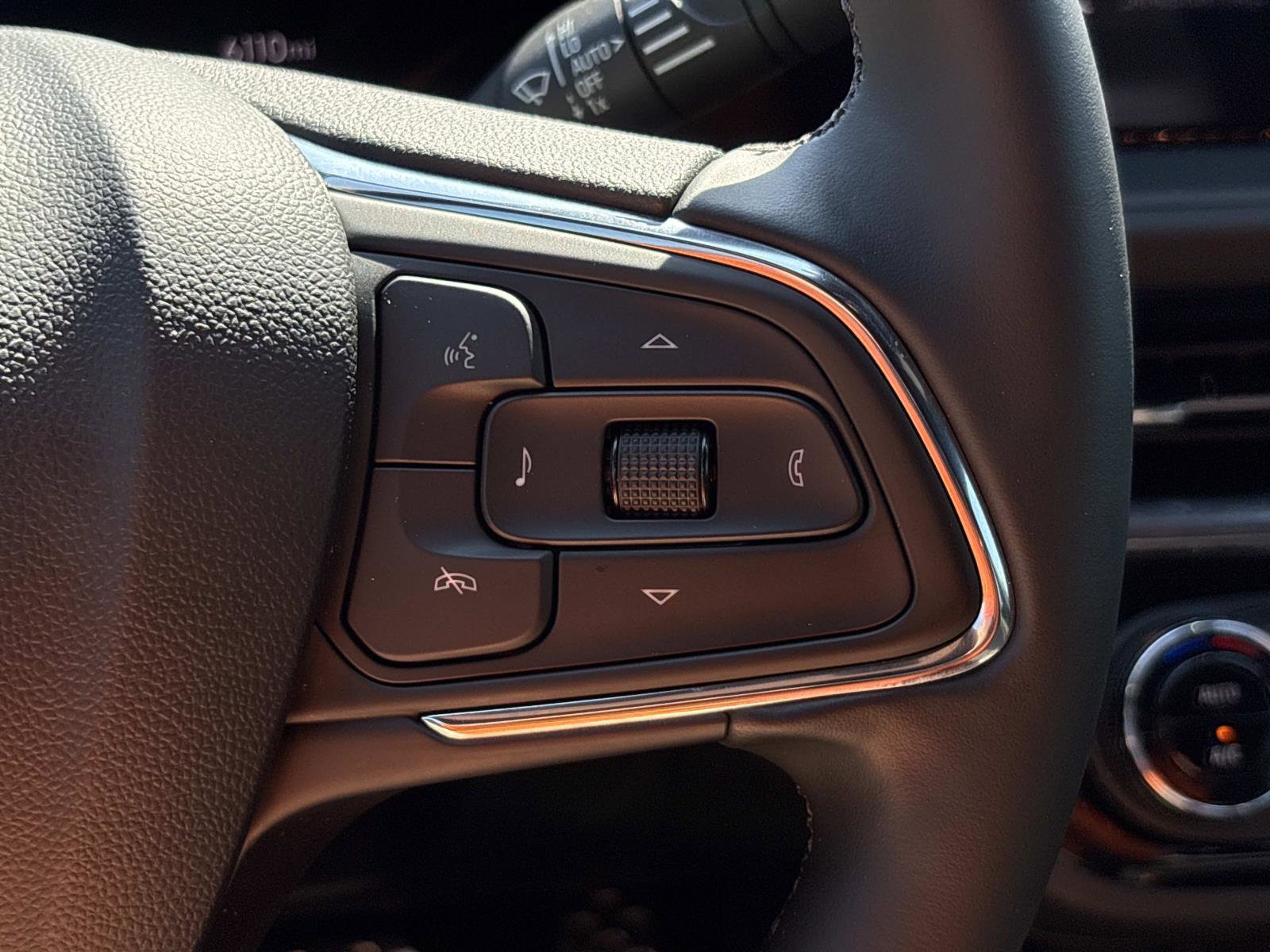 Used 2025 Buick Envista Sport Touring w/ Experience Buick Package FWD image 19