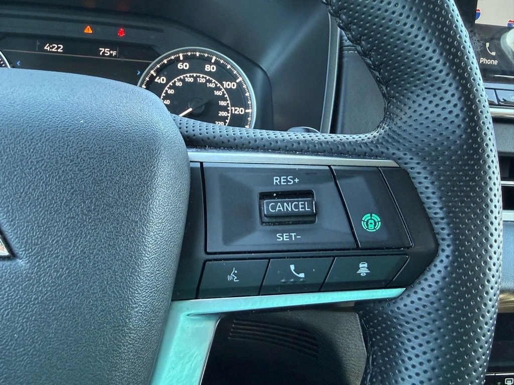 Used 2024 Mitsubishi Outlander SE Black Edition image 24