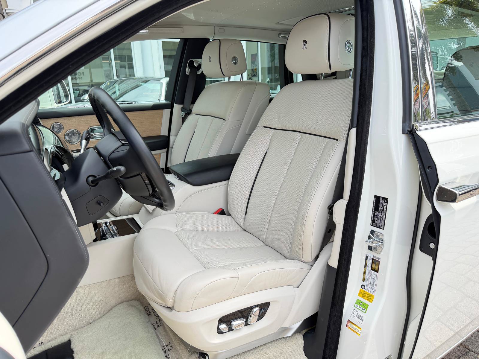 Used 2019 Rolls-Royce Phantom Sedan RWD image 32