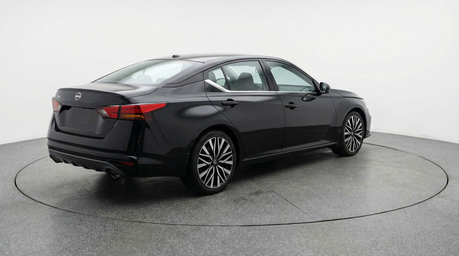 Used 2025 Nissan Altima 2.5 SV image 9