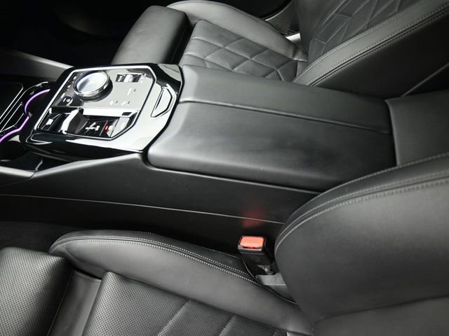 Used 2024 BMW i5 eDrive40i w/ M Sport Package RWD image 31