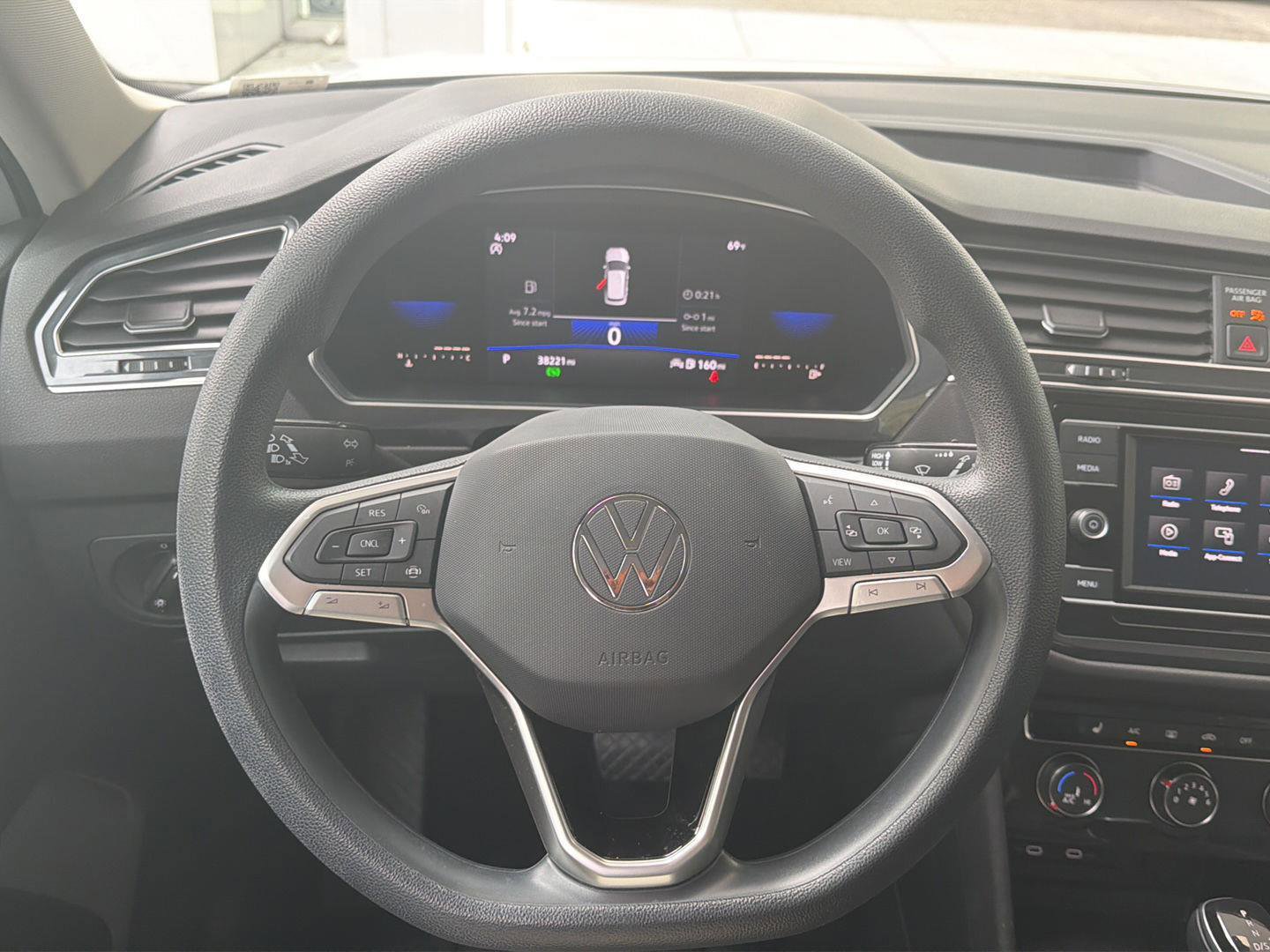 Certified 2022 Volkswagen Tiguan S image 17