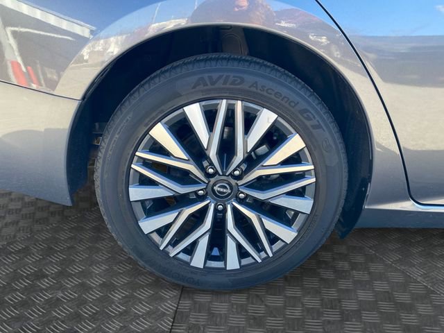 Used 2024 Nissan Altima 2.5 SV image 32