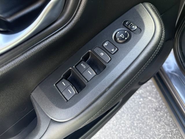 Used 2023 Honda HR-V LX image 9