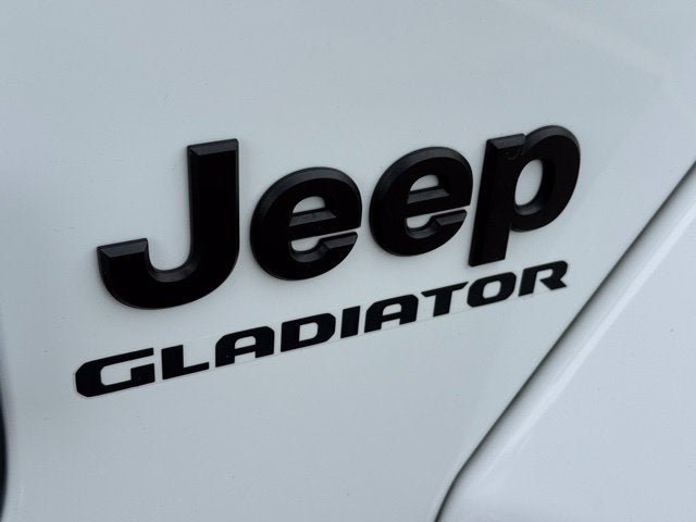 Certified 2022 Jeep Gladiator Sport AWD/4WD image 6