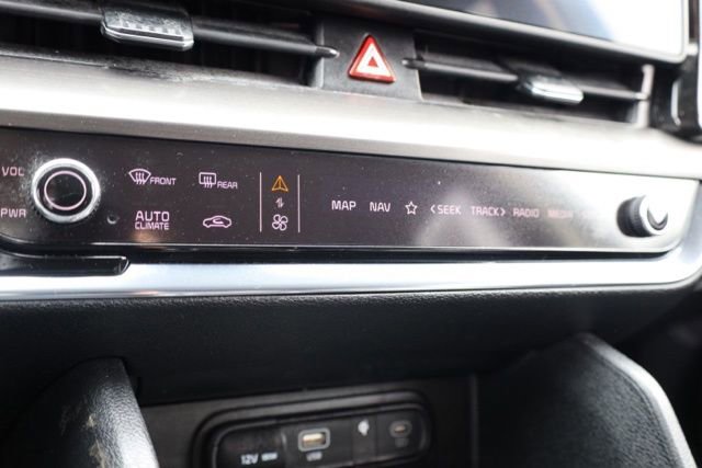 Certified 2024 Kia Sportage EX image 30