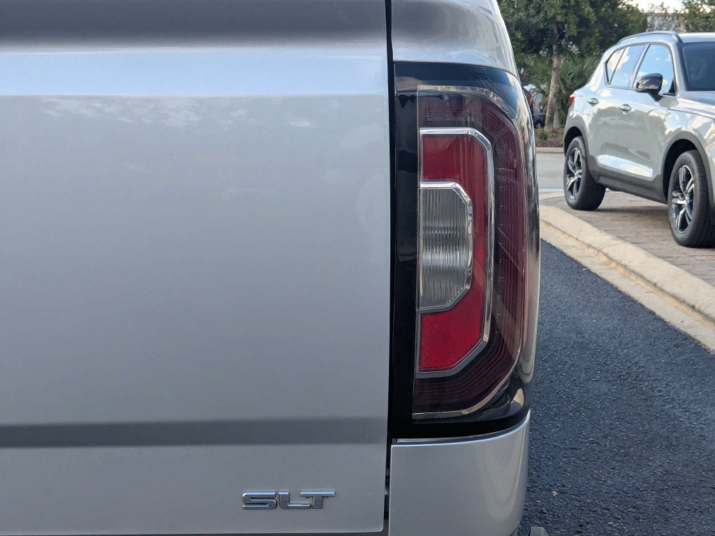 Used 2018 GMC Sierra 1500 SLT AWD/4WD image 16