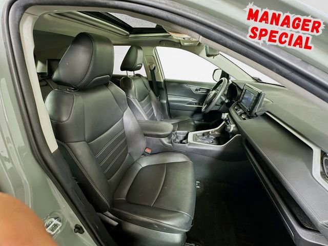Used 2021 Toyota RAV4 XLE Premium image 30