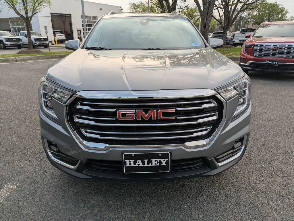 Used 2023 GMC Terrain SLT w/ Infotainment Package II image 3