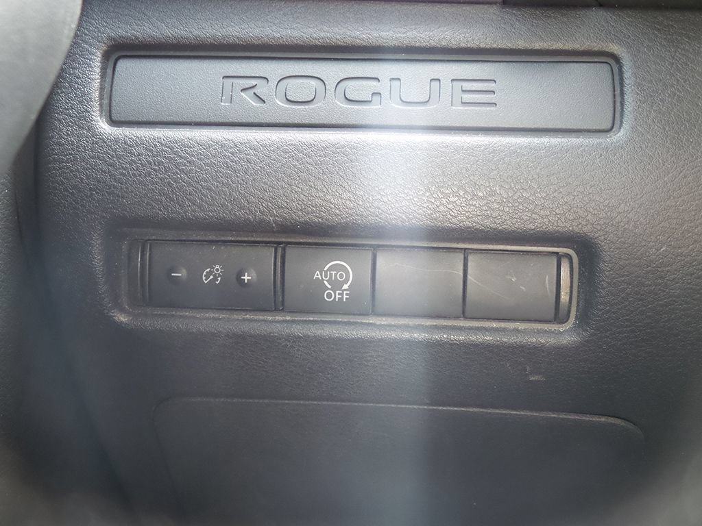 Used 2024 Nissan Rogue S FWD image 30