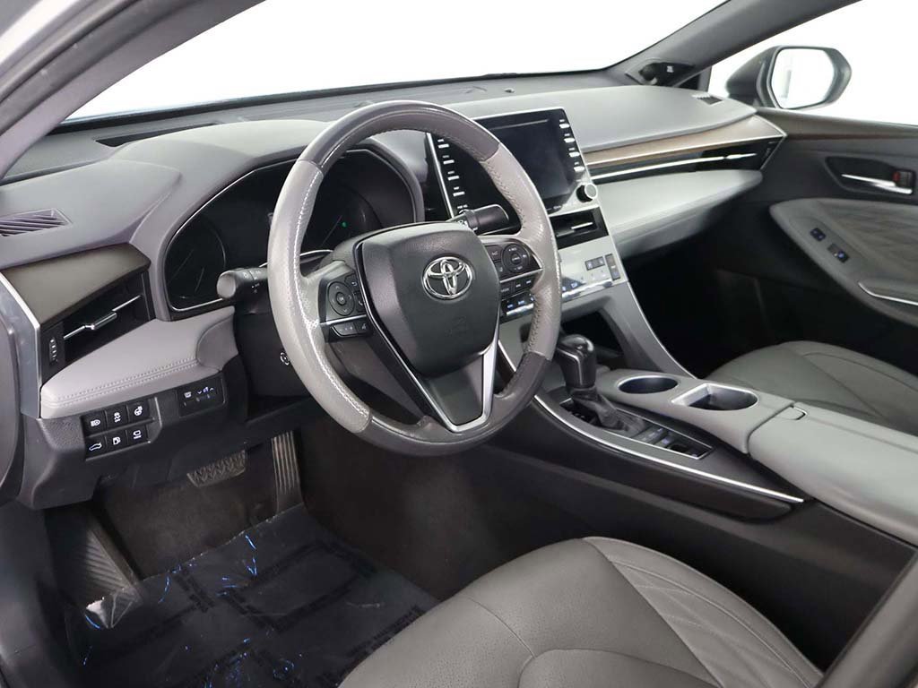 Used 2019 Toyota Avalon Limited image 31