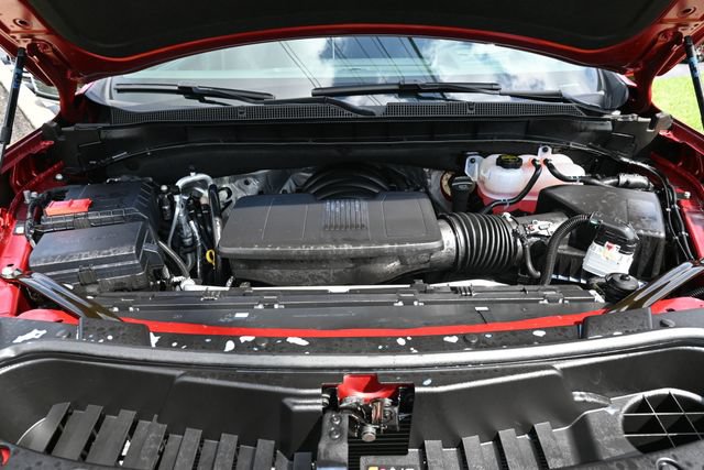 Used 2026 Chevrolet Suburban High Country AWD/4WD image 15