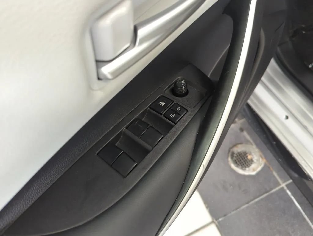 Used 2024 Toyota Corolla SE FWD image 14