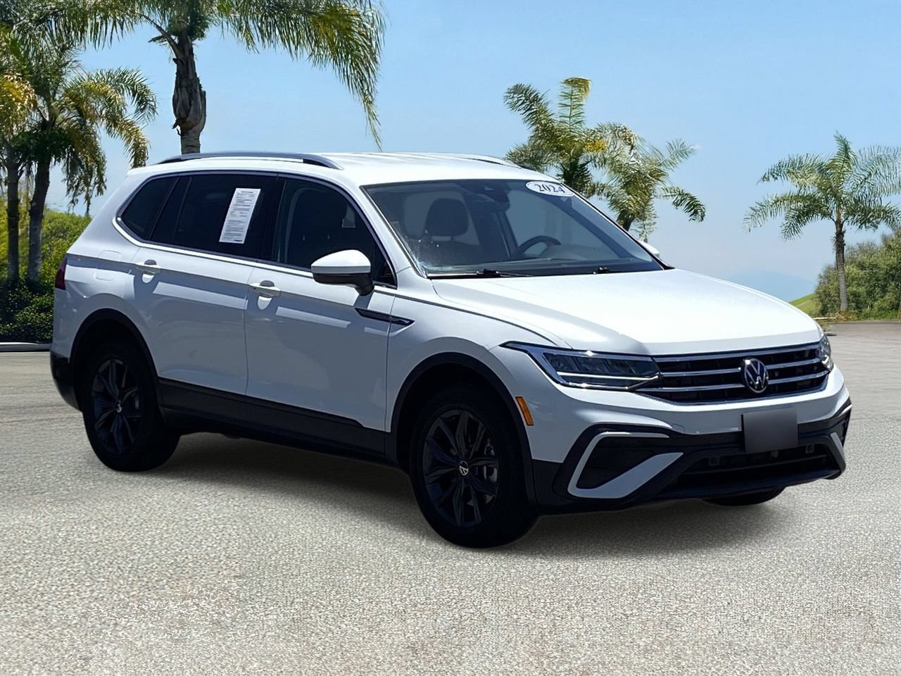 Used 2024 Volkswagen Tiguan SE AWD/4WD image 6