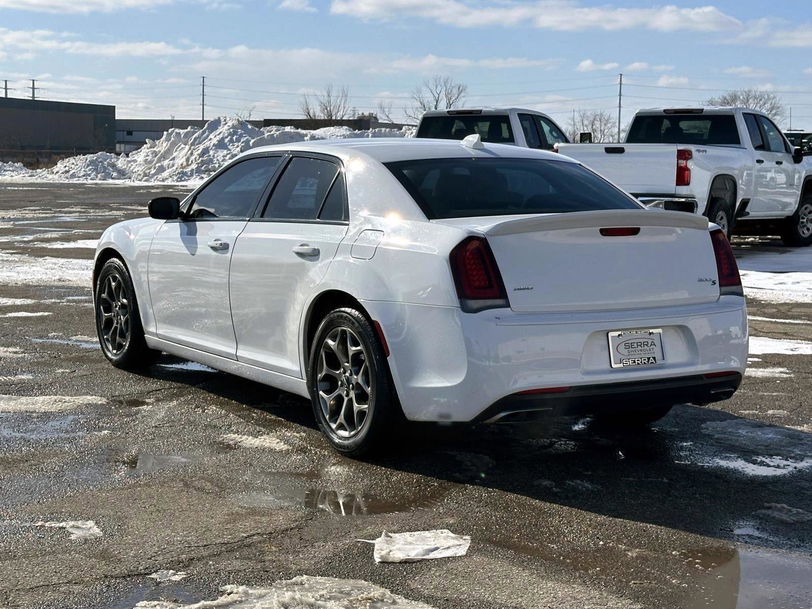 Used 2016 Chrysler 300 S image 3