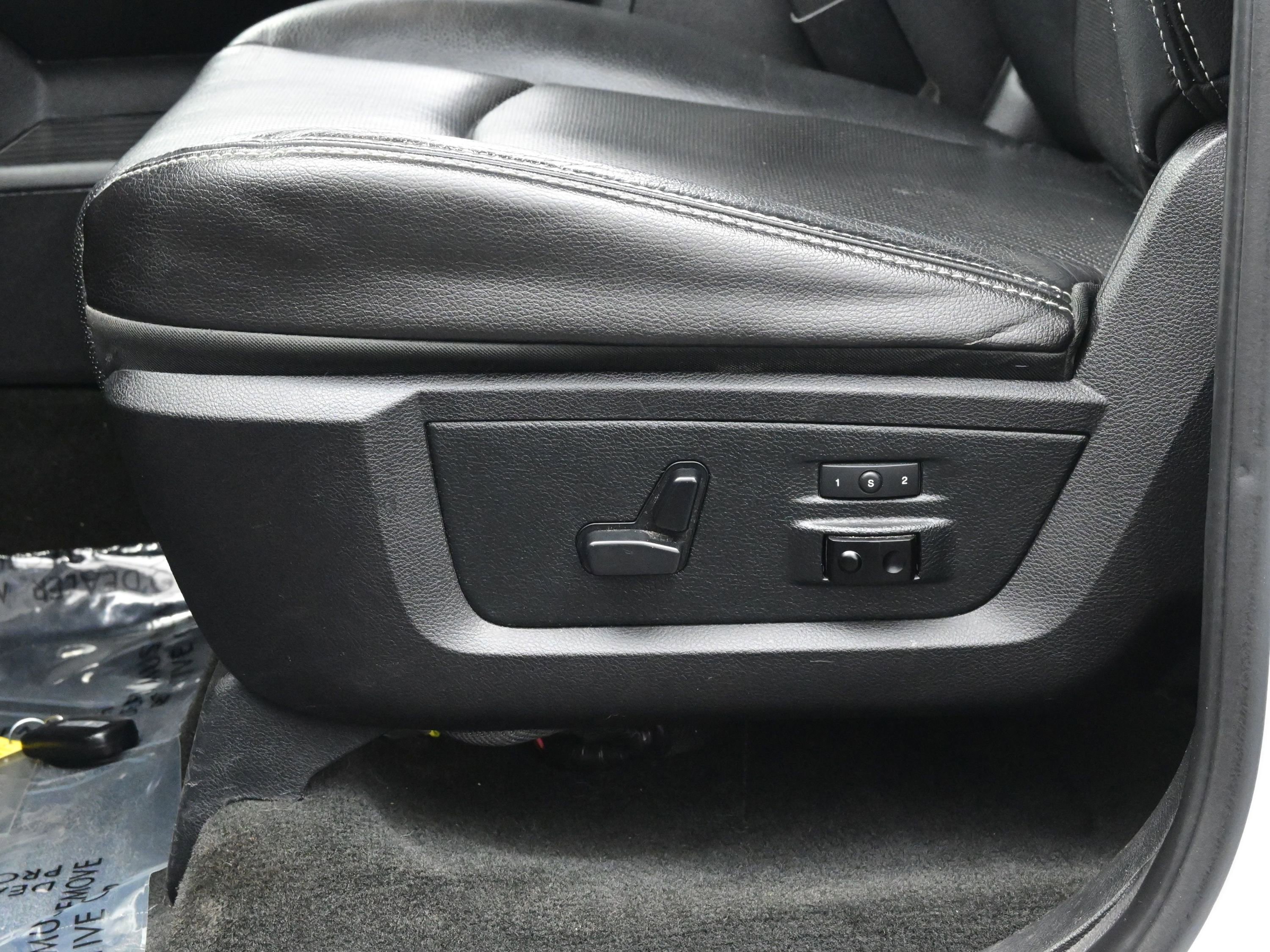 Used 2015 RAM 1500 Laramie image 10