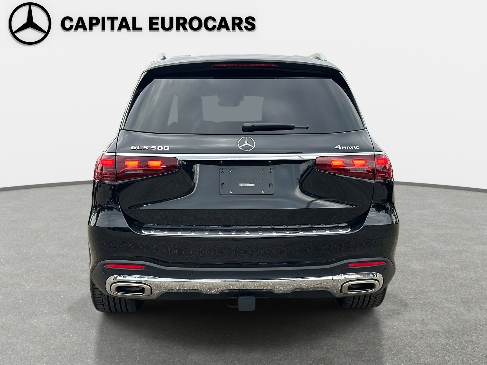 Used 2025 Mercedes-Benz GLS 580 4MATIC image 4