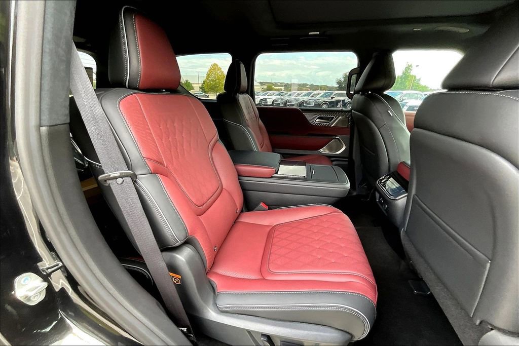 New 2026 INFINITI QX80 Autograph w/ Premium Cargo Package image 18