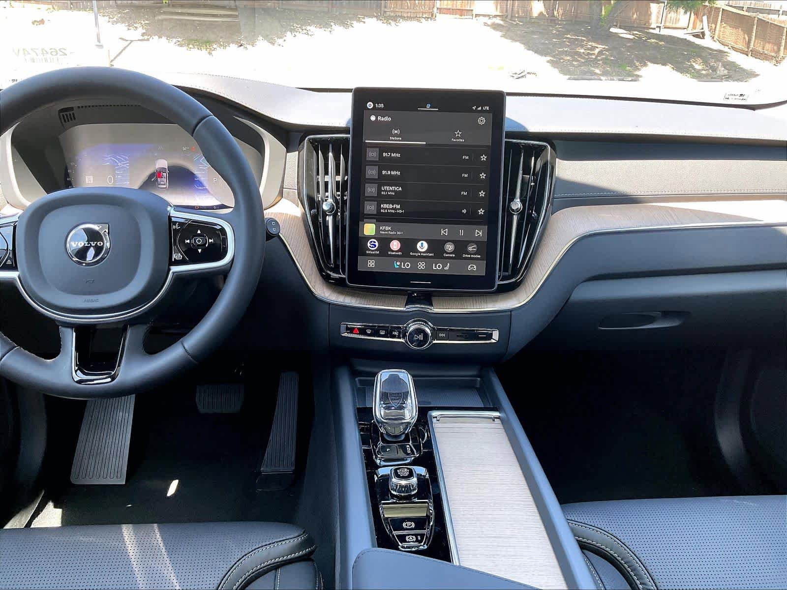New 2026 Volvo XC60 T8 Ultra w/ Climate Package AWD/4WD image 9