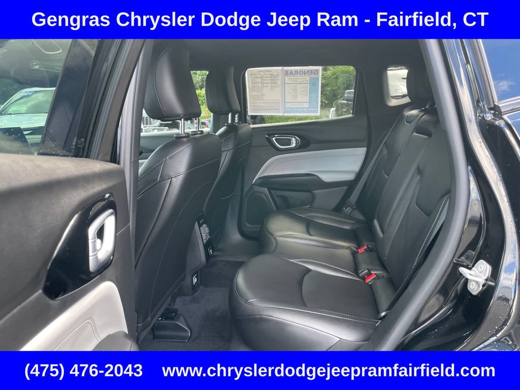 Certified 2025 Jeep Compass Limited AWD/4WD image 36