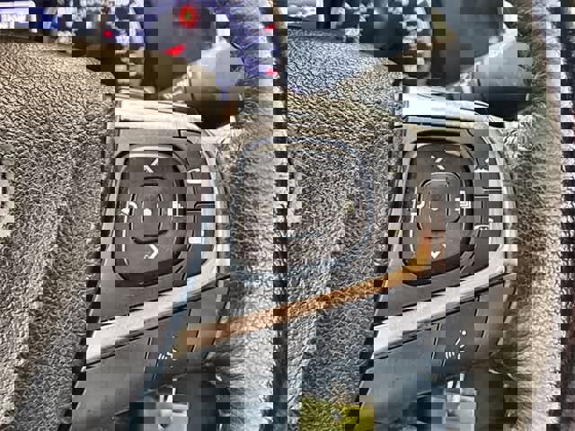 Used 2016 Toyota Camry SE image 25