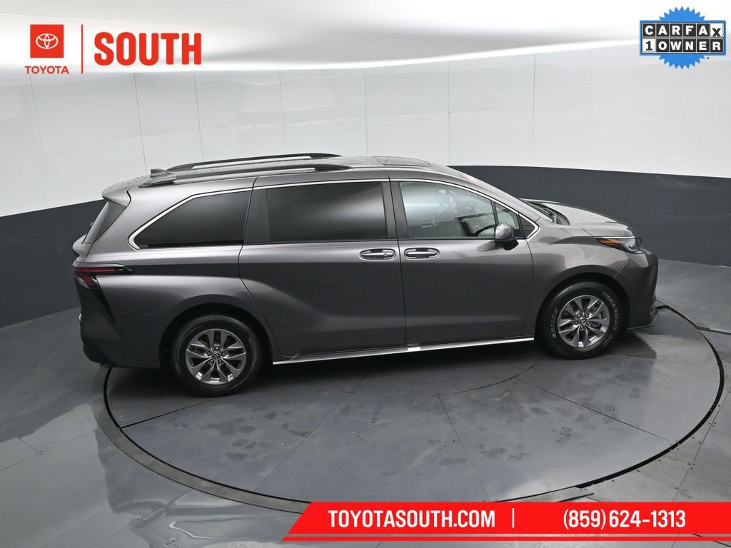 Used 2023 Toyota Sienna XLE image 54