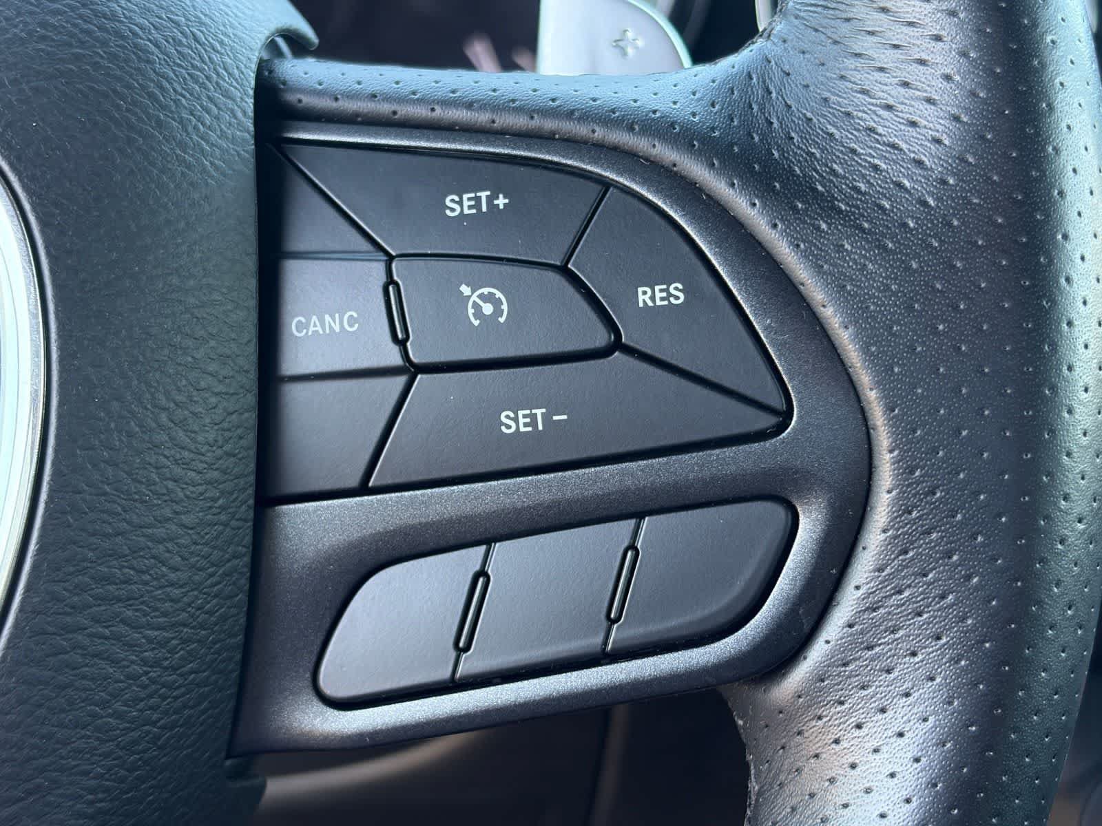 Used 2025 Dodge Durango GT AWD/4WD image 23